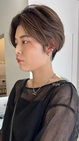 ショート カラー cipre 萌乃のヘアスタイル