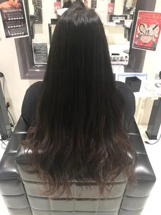 ロング ようちゃん 色持ち艶カラーのヘアスタイル
