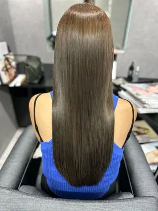ロング 岩崎 恵実のヘアスタイル