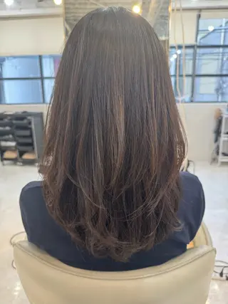 セミロング レイヤーカット 中屋光貴のヘアスタイル