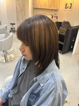 ミディアム 越坂部 桃子のヘアスタイル