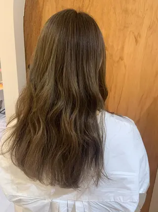 セミロング 中村 彩音のヘアスタイル