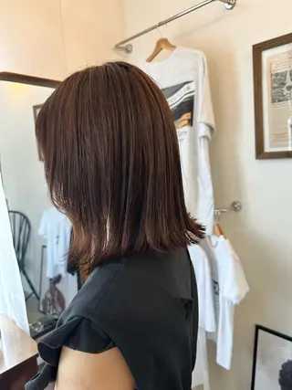 ミディアム カラー 岩村 夏姫のヘアスタイル