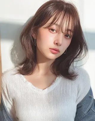 カラー セミロング デザインカラー✨ 透明感カラー菊地真保のヘアスタイル