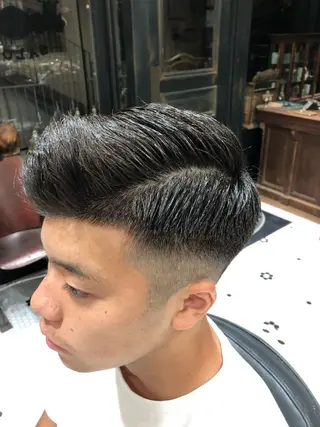 ショート メンズ 山﨑 愛也のヘアスタイル