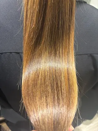 ロング Koharu 髪質改善カラーのヘアスタイル