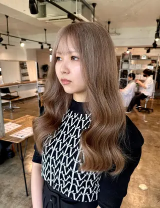 ロング カラー ✨艶ブリーチカラー ✨四ノ宮裕己のヘアスタイル