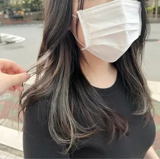 ミディアム カラー 角戸 りおのヘアスタイル