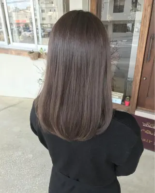ミディアム カラー grand juteのヘアスタイル