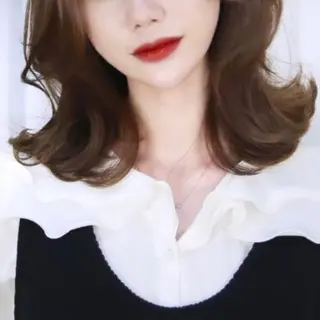 ミディアム 韓国くびれレイヤー 🇰🇷はづきのヘアスタイル