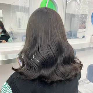 セミロング カラー 【公式】DISCO銀 座🪩トレンド🪽のヘアスタイル