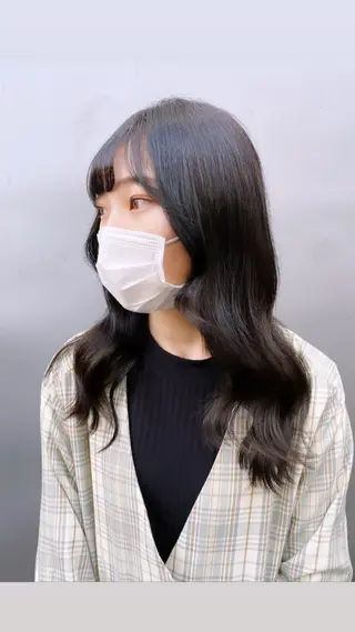 ミディアム カラー レイヤーウルフ エクステ磯部のヘアスタイル