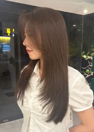 カラー 二次元ウルフ🍒 ボルドーカラー愛希子のヘアスタイル