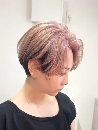 ショート カラー ショートのための 曲がる縮毛矯正のヘアスタイル