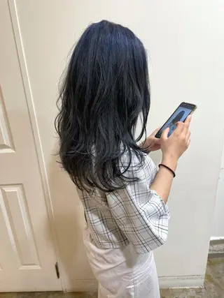 セミロング カラー MIOベージュカラー 柔らかいカラーのヘアスタイル