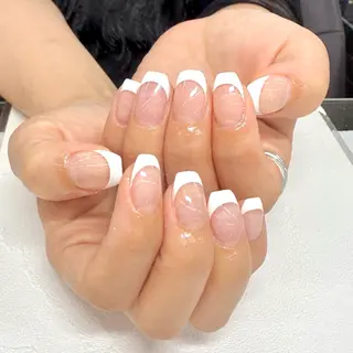 ネイル MAXKELLY正池 白フレンチ募集🕊️のネイルデザイン