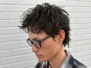 パーマ メンズ 内山 翔太のヘアスタイル