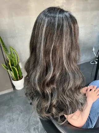 ロング 乾かすだけで艶髪酸性 ストレート髙橋悠耶のヘアスタイル