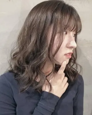ミディアム カラー 傷ませないブリーチ 美容師🎉内山のヘアスタイル