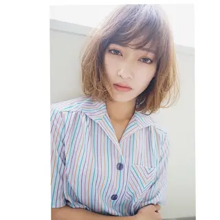 セミロング カラー ✨艶ブリーチカラー ✨四ノ宮裕己のヘアスタイル
