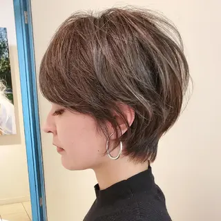 ショート 中高下 由真のヘアスタイル