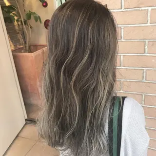 セミロング カラー パーマ ヘアアレンジ メンズ ネイル マツエク・マツパ サロンドミルク 渋谷高比良のヘアスタイル