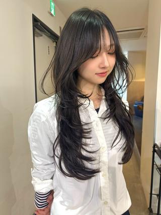 ロング カラー mizuki/ピンク ベージュ.レイヤーのヘアスタイル