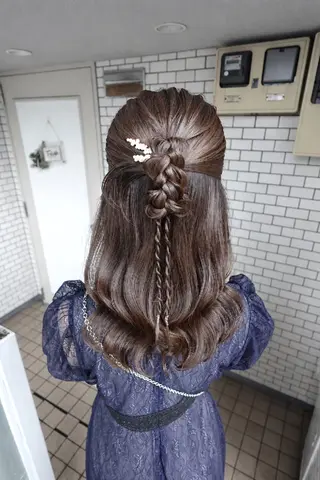 ヘアアレンジ 堀井 れいなのヘアスタイル