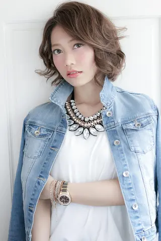 ミディアム EIGHT plum TOKIOリミテッドのヘアスタイル
