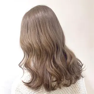 セミロング カラー 🧸ハイトーン🧸 ゆっきー🧸のヘアスタイル