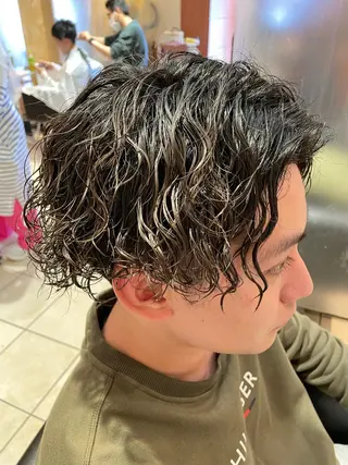 パーマ メンズ NINE+/代表 ブリーチ特化型サロンのヘアスタイル