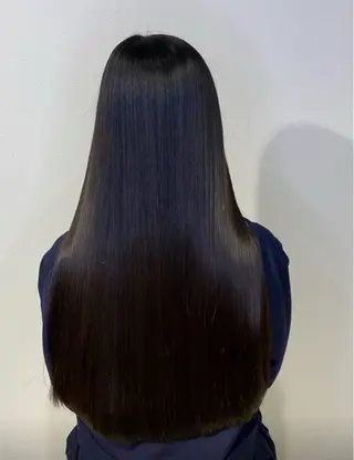 ロング ナチュラルうる艶 カラーミル🌙のヘアスタイル