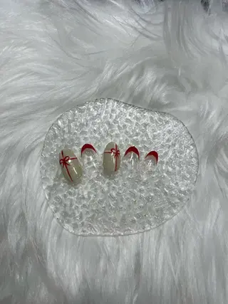 ネイル レイレア ネイルルームのネイルデザイン