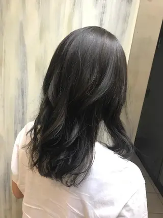セミロング カラー shi hoのヘアスタイル