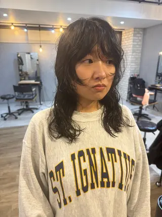 セミロング パーマ Basis 田口豪司のヘアスタイル