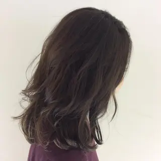 ミディアム 松佐 ゆかりのヘアスタイル