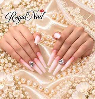 ネイル RINA Nail_Royalのネイルデザイン