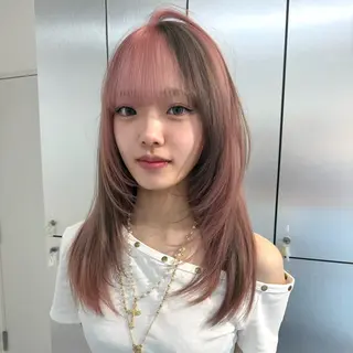 セミロング カラー 🤍ハイトーン 🤍VIVIE🤍のヘアスタイル