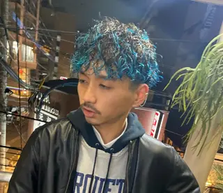 ショート カラー パーマ qiie/ワンカラー インナーカラーのヘアスタイル