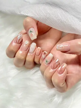 ネイル クレセントアイ MIUのネイルデザイン