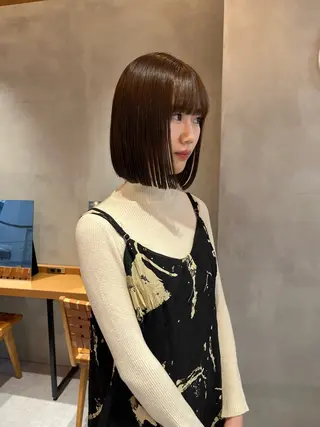 ミディアム カラー 縮毛矯正ボブ&顔まわ レイヤー♡TOMOEのヘアスタイル