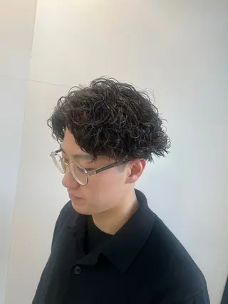 パーマ メンズ ダブルカラー寒色系 ボリューム改善ハヤトのヘアスタイル