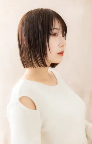 ミディアム 庭木 華瑠のヘアスタイル