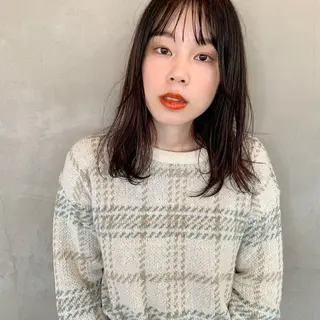 セミロング カラー 榑松 恵里のヘアスタイル