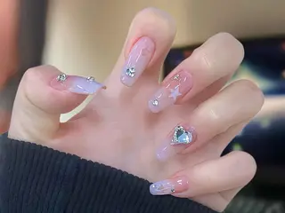 ネイル Queenie 🦋のネイルデザイン