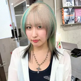 ミディアム カラー ヘアアレンジ TAKUMAブリーチ /デザインカラーのヘアスタイル