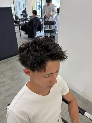 パーマ メンズ 横山 楓芽のヘアスタイル