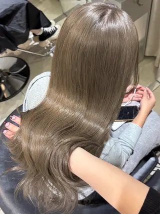 ロング ‎‎🤍艶髪 × 透明感カラー│フウカのヘアスタイル