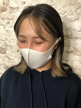 ミディアム 高梨 里穂のヘアスタイル