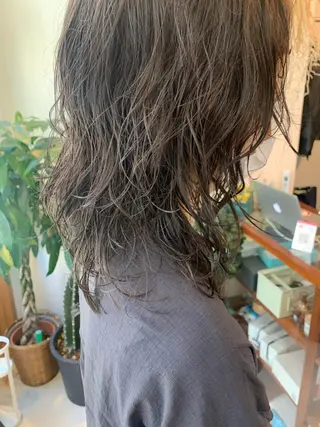 セミロング 名駅🦢大人艶カラー 🪽カミヤアカネのヘアスタイル